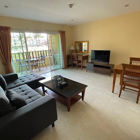 Jomtien Beach Residence Екстер'єр фото