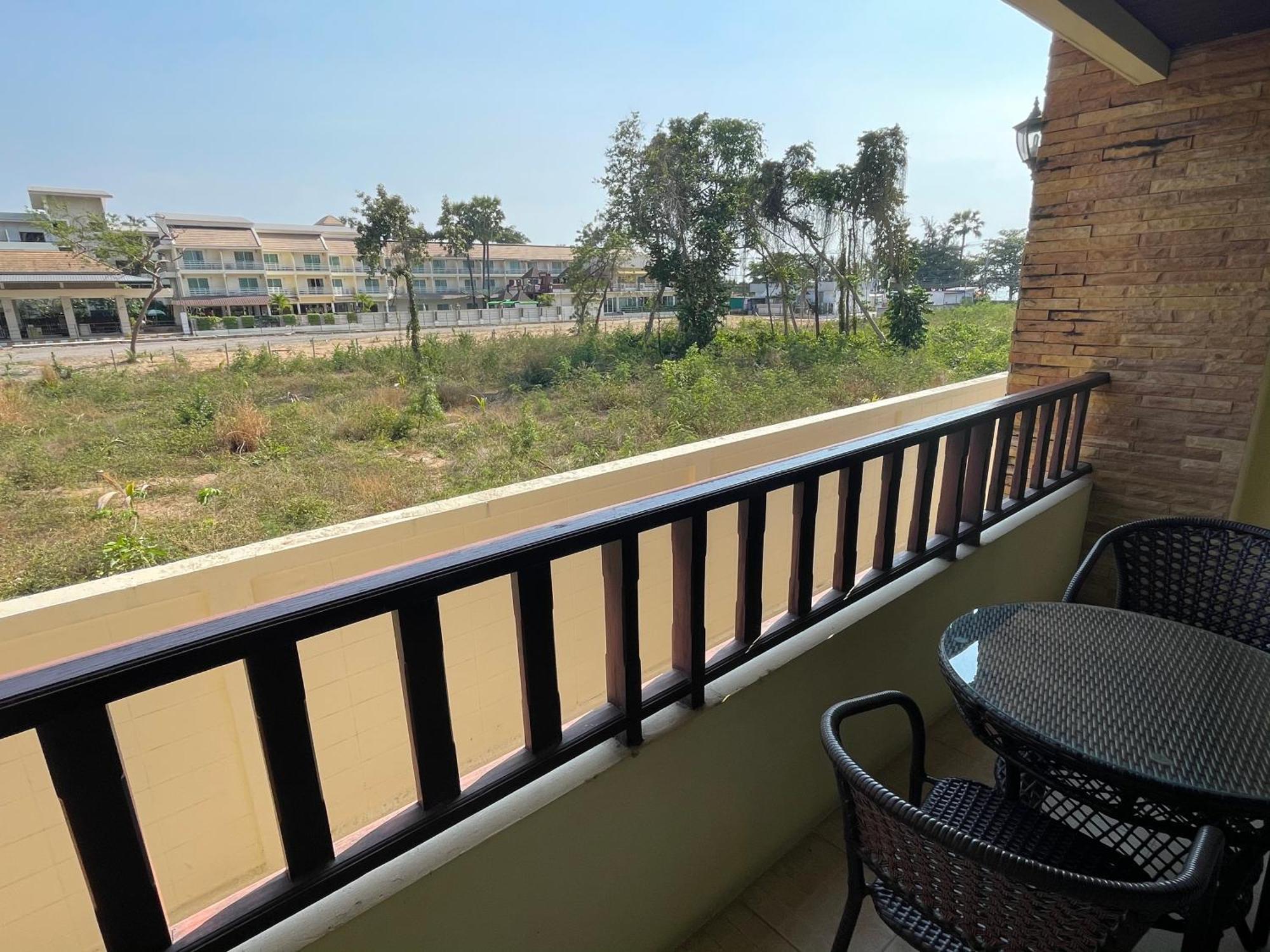 Jomtien Beach Residence Екстер'єр фото