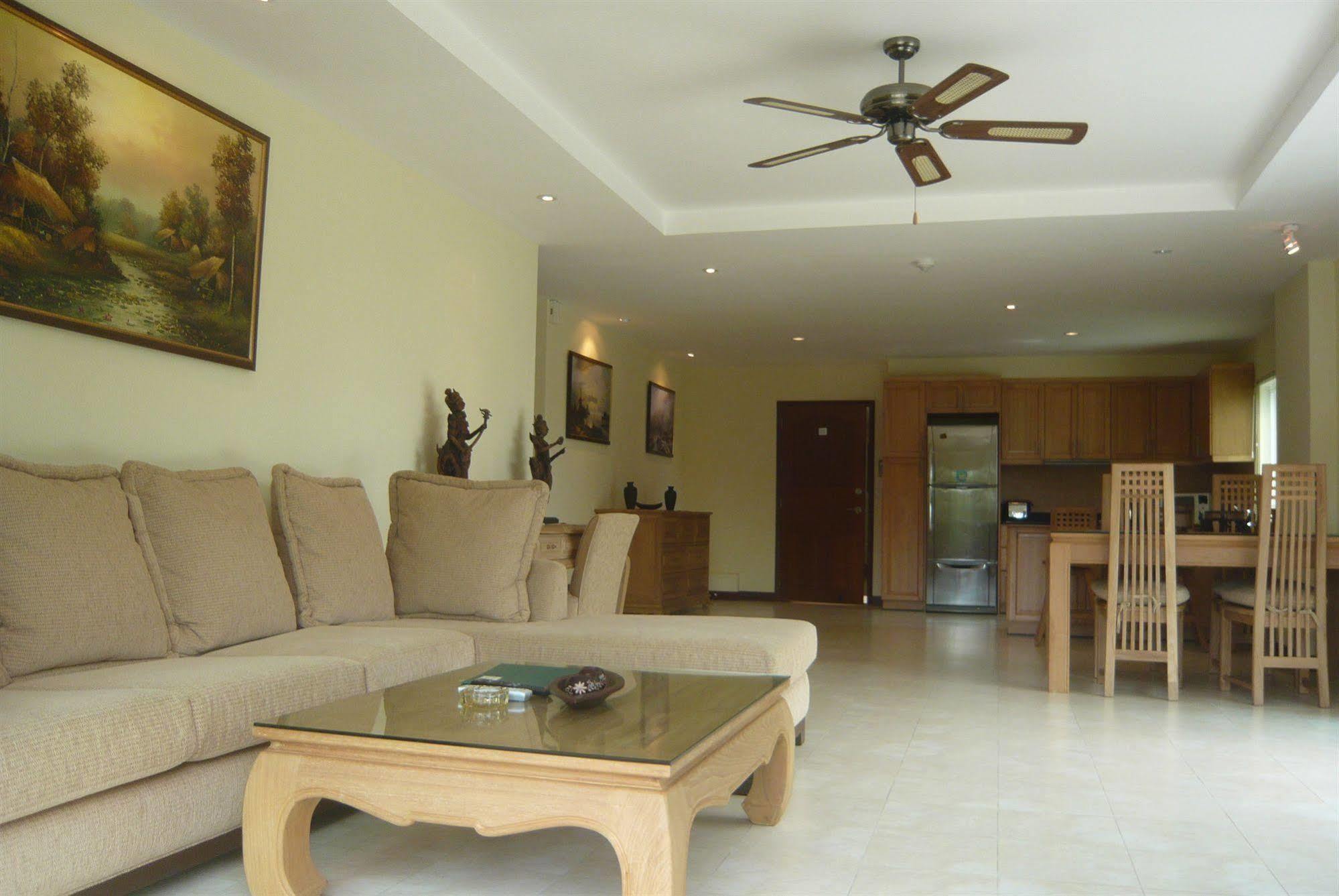 Jomtien Beach Residence Екстер'єр фото