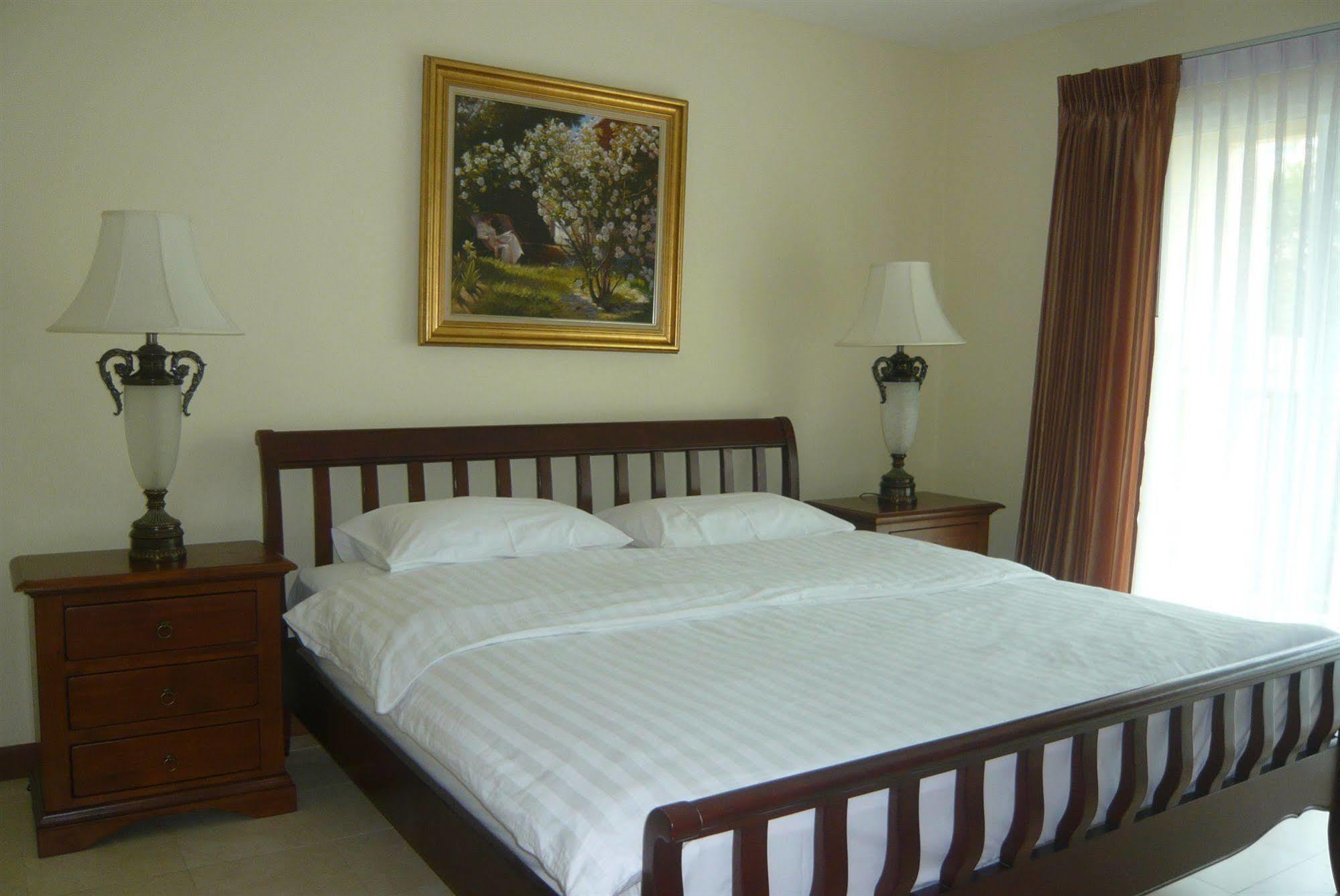 Jomtien Beach Residence Екстер'єр фото